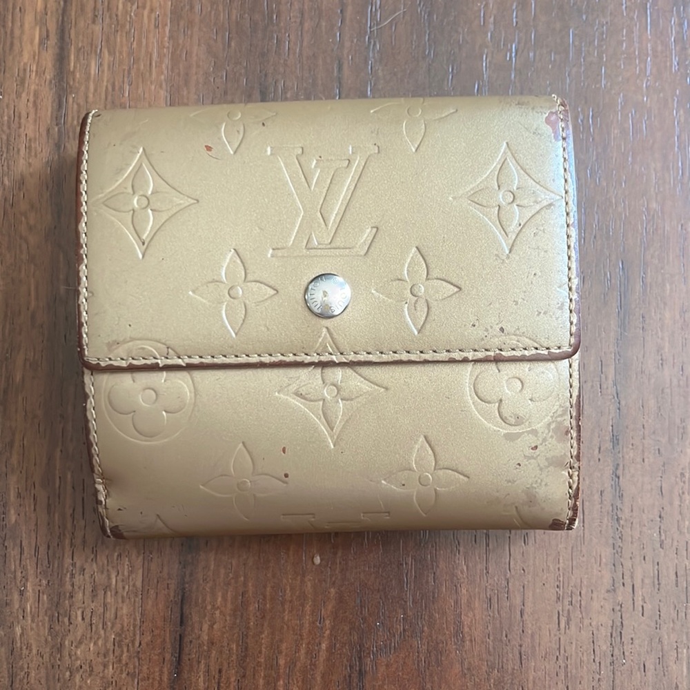 LV Wallet (matte bronze)